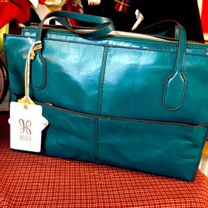 SOLD-HOBO Friar Handbag in Bluegrass color